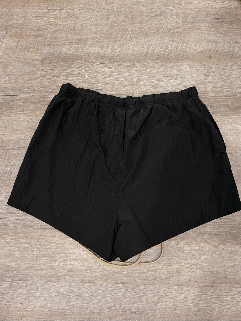 Fear of God Essentials Ripstop Running Shorts Sz L Black Athleisure Streetwear - Picture 4 of 10